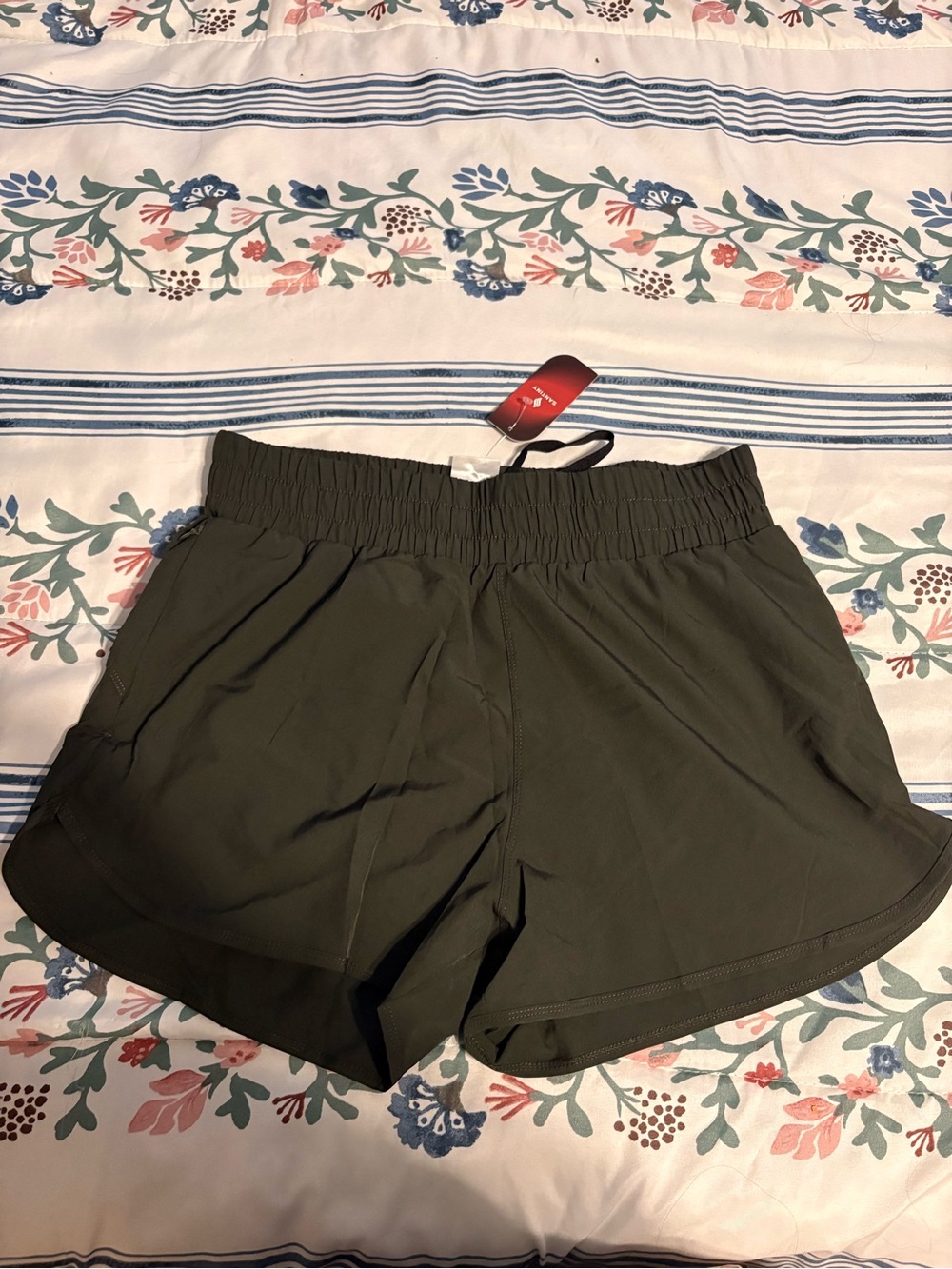 Santiny Shorts
